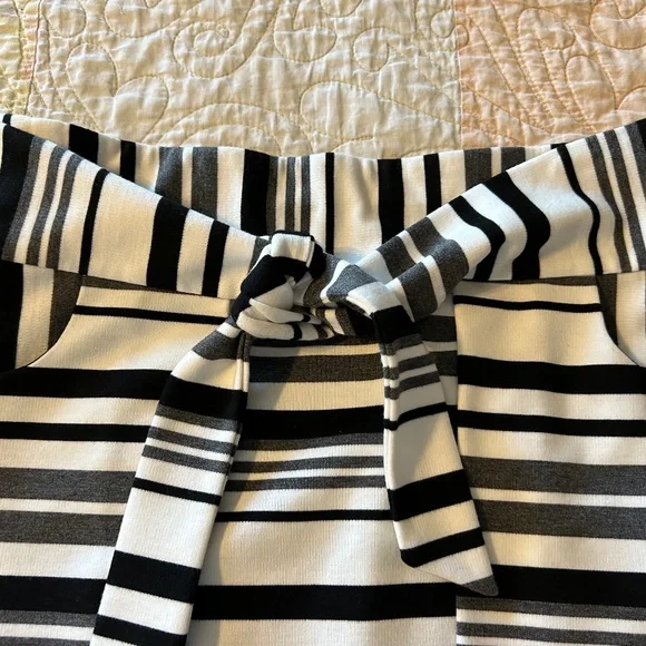 Women's cabi Grandstand Ponte Knit Black White Stripe Faux Wrap Pencil Skirt - Picture 8 of 16